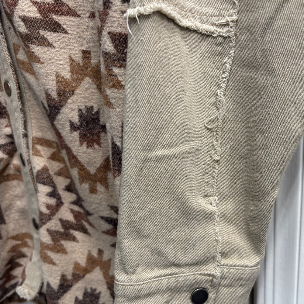 mystree Aztec Print
Shacket - Picture 4 of 6